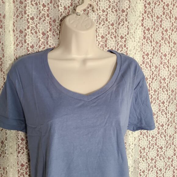 NWOT Hanes light blue v neck t-shirt size Xl - Picture 2 of 7